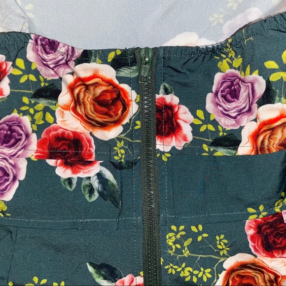 Off the Shoulder Floral Romper - Picture 7 of 10